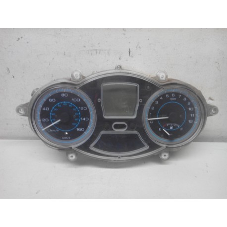 Compteur Piaggio 125 Xevo - 3 623 KM Compteur Piaggio 125 Xevo - 3 623 KM