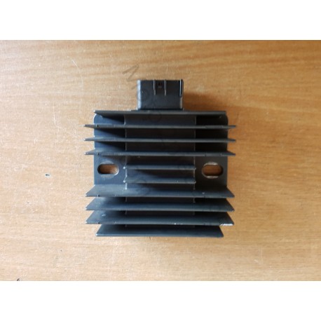 Régulateur SH838AA Régulateur SH838AA