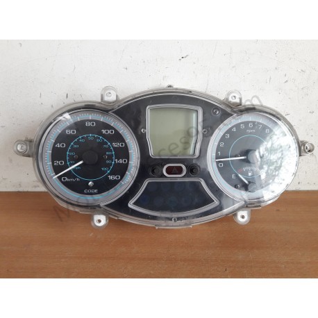 Compteur Piaggio 125 Xevo - 40 608 Km Compteur Piaggio 125 Xevo - 40 608 Km