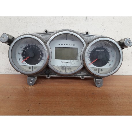 Compteur Peugeot Satelis – 26 606 KM Compteur Peugeot Satelis – 26 606 KM