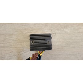 Régulateur SH689DB
