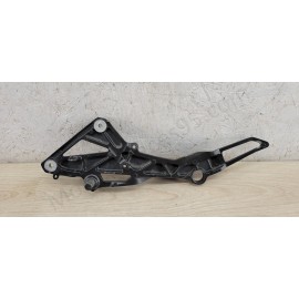 Platine repose pied droite Honda Hornet 600