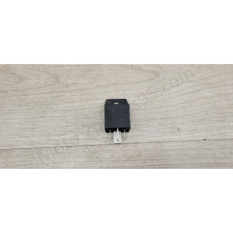 Relai démarreur Aprilia Piaggio Gilera Vespa Peugeot Relai démarreur Aprilia Piaggio Gilera Vespa Peugeot