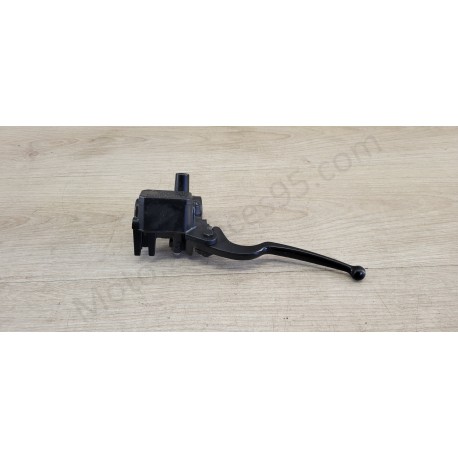 Maitre cylindre de frein arrière Yamaha Xmax 125 250 Maitre cylindre de frein arrière Yamaha Xmax 125 250