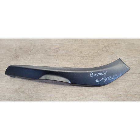 Carénage latéral gauche Piaggio Beverly 125 300 350 Carénage latéral gauche Piaggio Beverly 125 300 350
