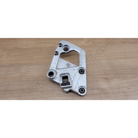 Platine avant droit Suzuki GSX-F 1100 GSX1100F Platine avant droit Suzuki GSX-F 1100 GSX1100F