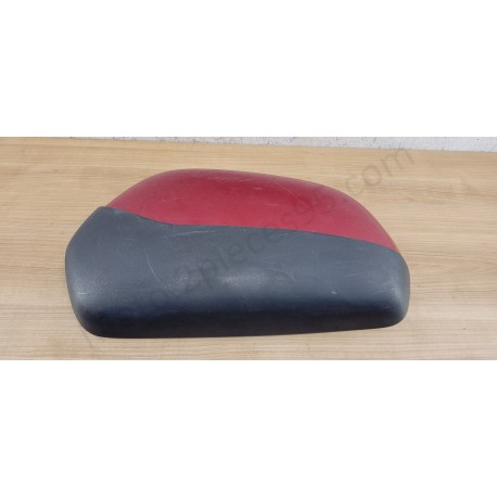 Couvercle porte de valise droit Honda 650 NTV Deauville rouge Couvercle porte de valise droit Honda 650 NTV Deauville rouge