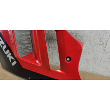 Flanc de carénage gauche Suzuki GsxR Rouge et Noir