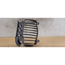 Cache radiateur Gauche...