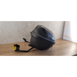 Support top case avec top case Givi pour Peugeot Pulsion