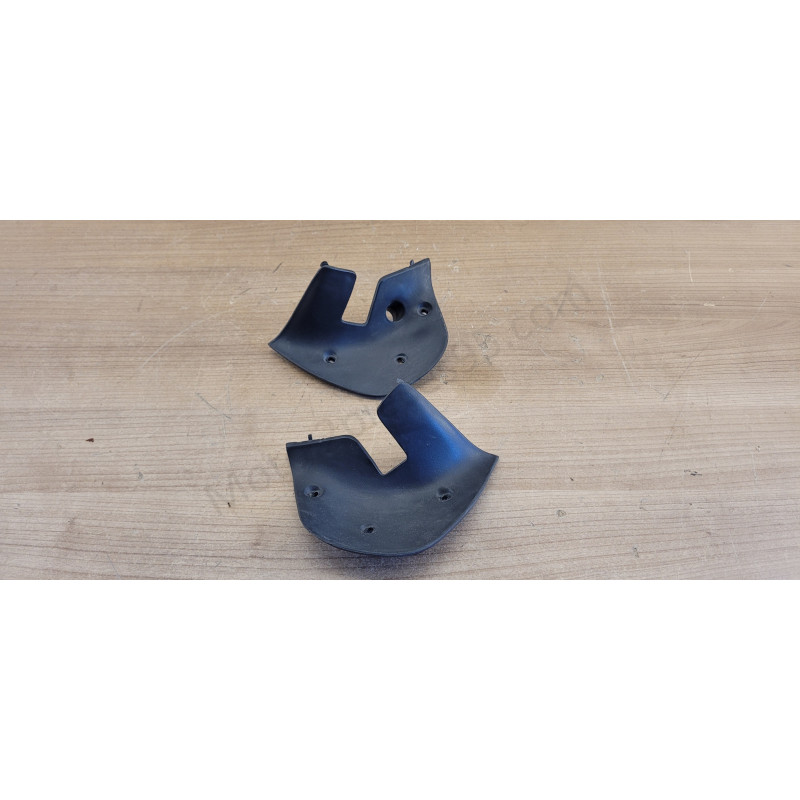 Paire plastique entourage guidon Piaggio Hexagon 125 150 180 200 LXT 2T De 1994 à 2000