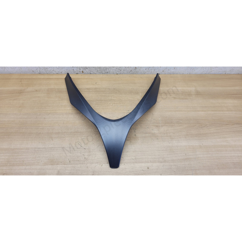 V de face avant Piaggio MP3 Carbone