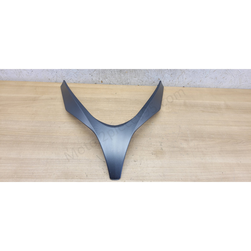 V de face avant Piaggio MP3 Carbone