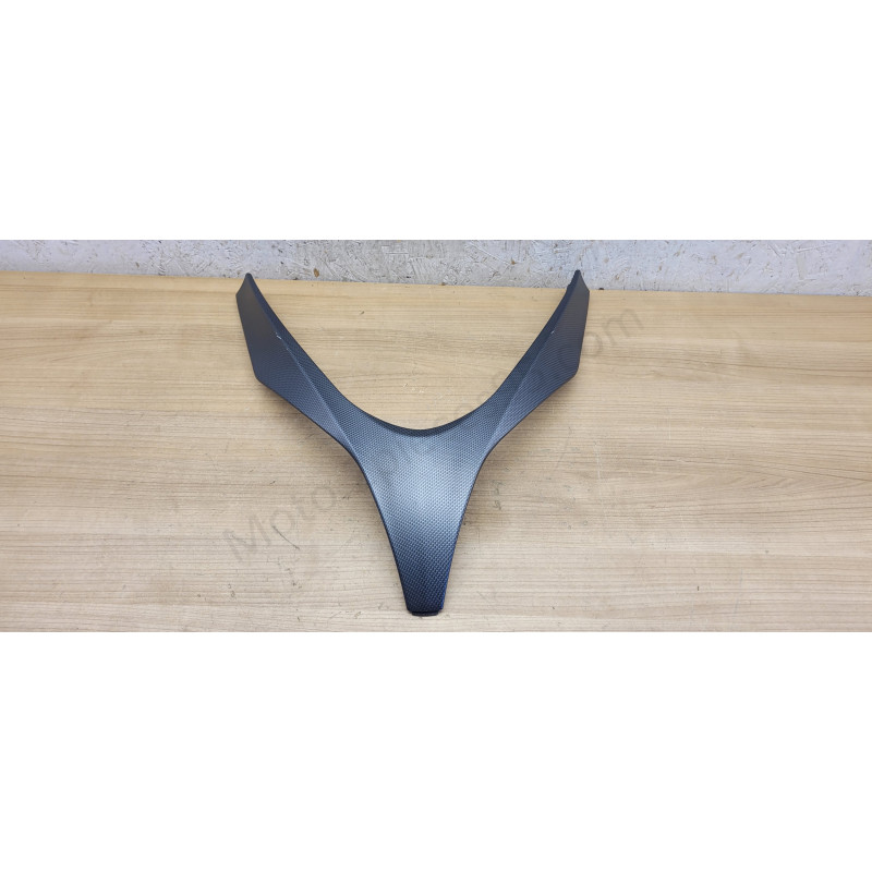 V de face avant Piaggio MP3 Carbone
