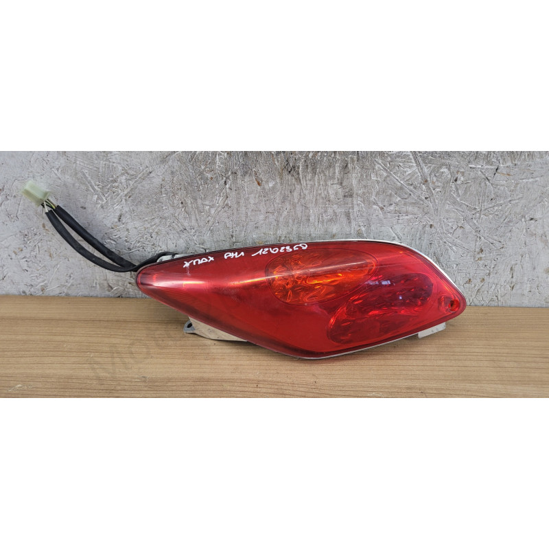 Feu arrière droit Yamaha Xmax