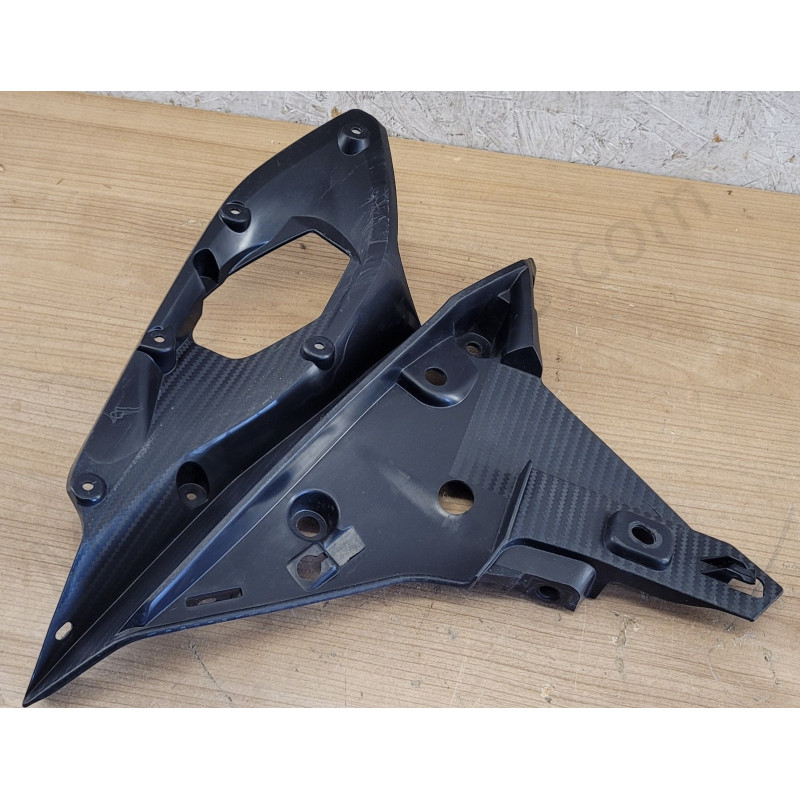intérieur flanc gauche Yamaha MT09 Tracer