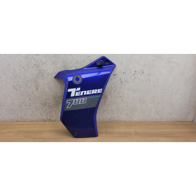FLAN LATERAL DROIT CACHE CARENAGE PLASTIQUE YAMAHA 700 TENERE