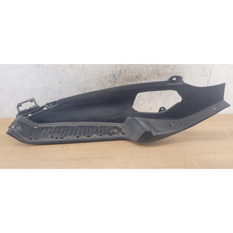 Marche pied gauche Piaggio MP3 RL