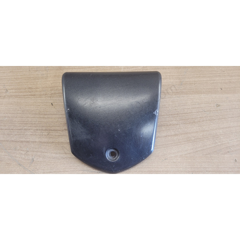 Trappe centrale entourage guidon Piaggio MP3
