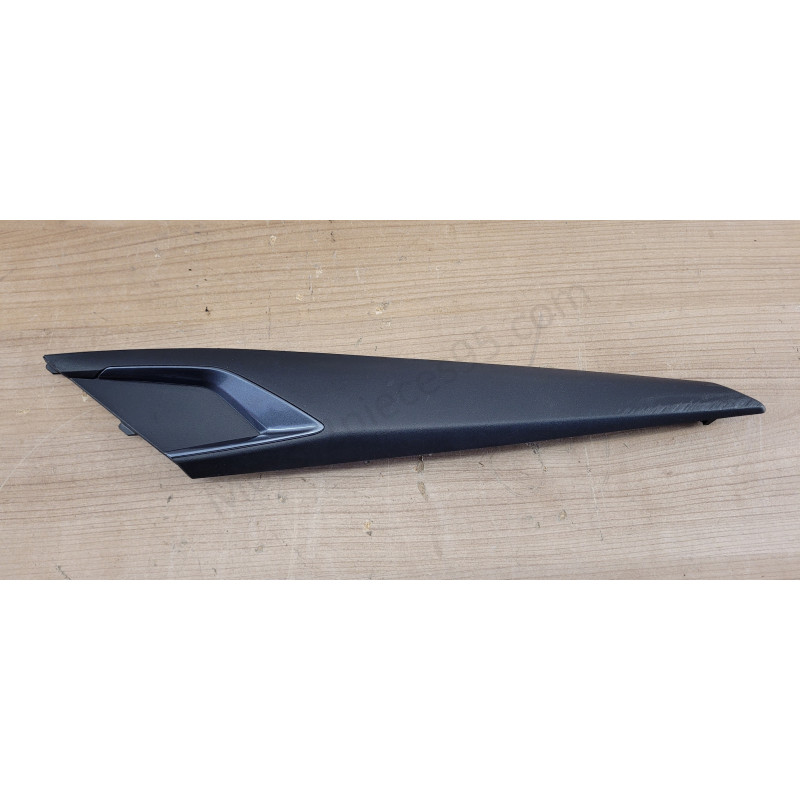Cache sous selle Droit Aprilia SXR 50