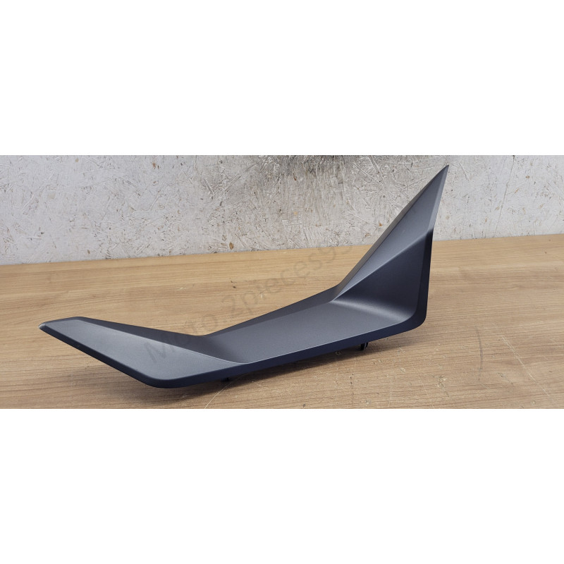 Cache centrale droit Aprilia SR-GT 125 200