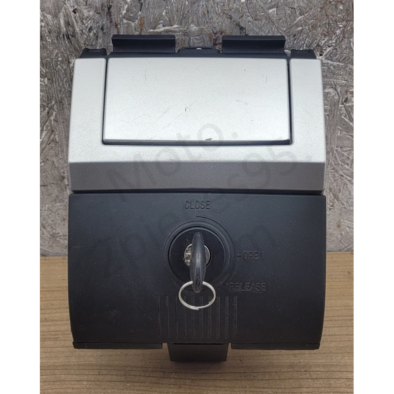 Serrure de top case Piaggio 50L idem Shad SH50
