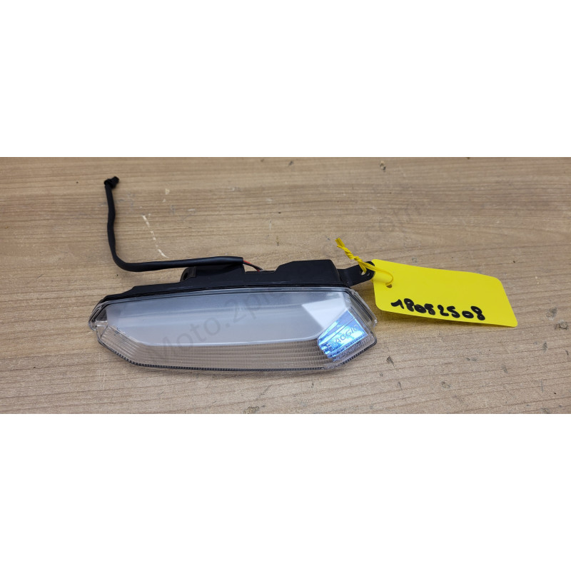 Clignotant avant gauche Piaggio Mp3 400 530