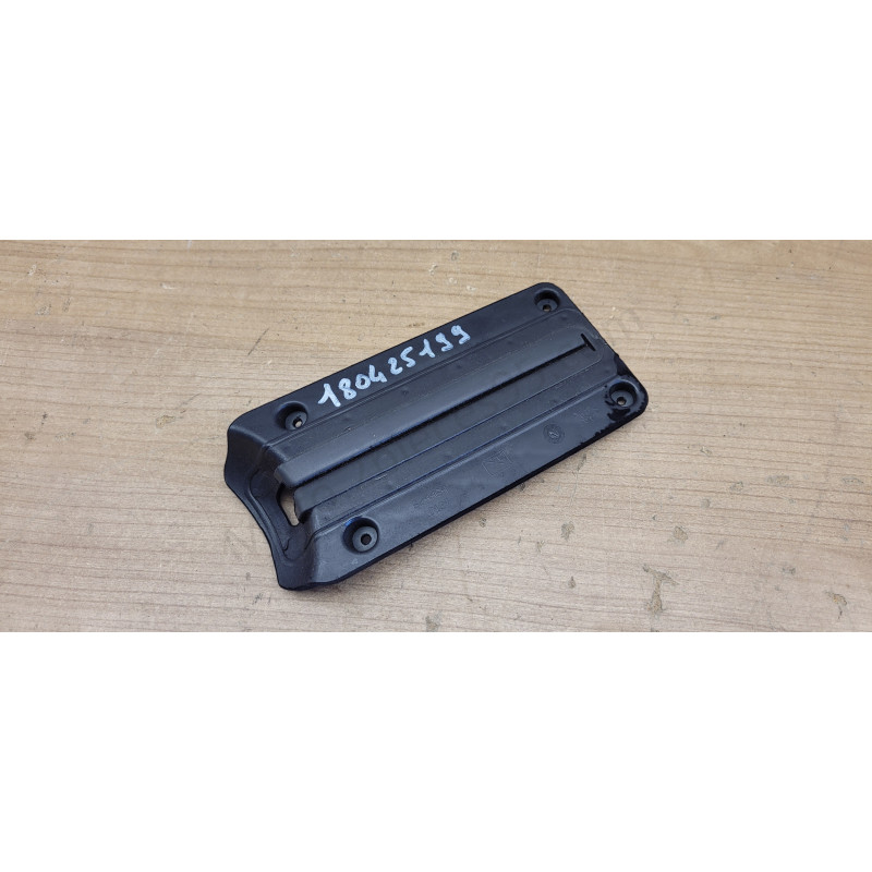 Plastique entourage levier frein de parking Piaggio MP3