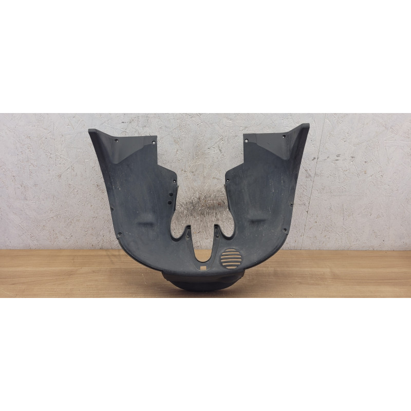 Plastique passage de roue Piaggio MP3