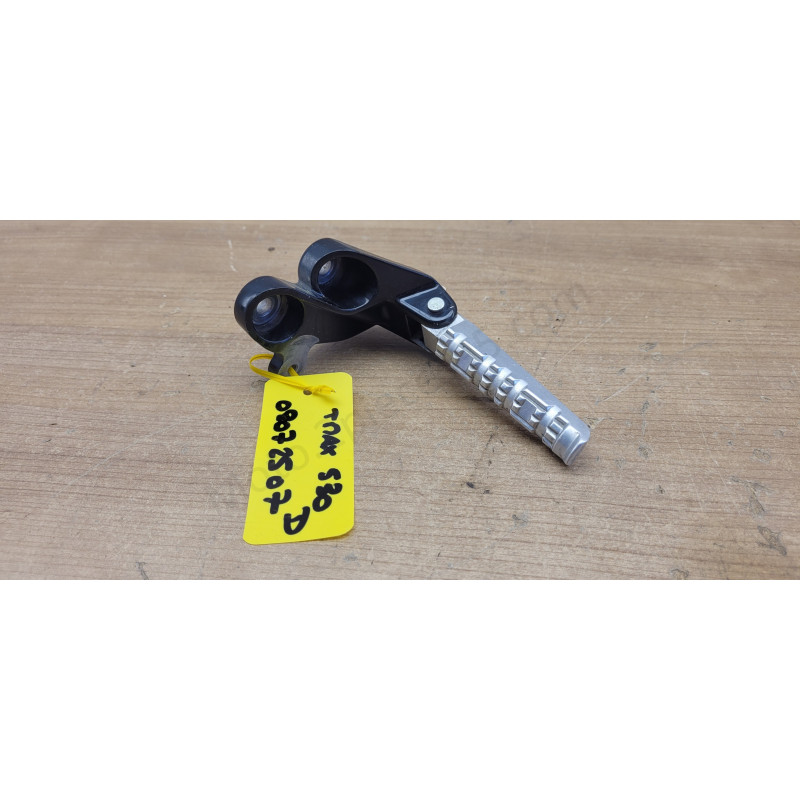 Platine repose pied droit Yamaha Tmax 530
