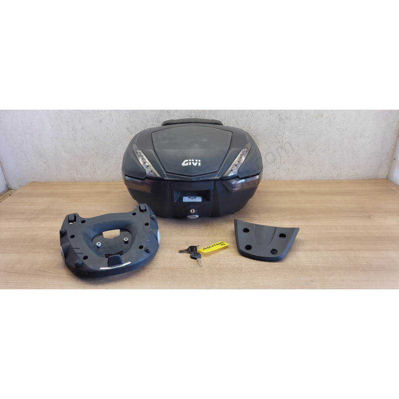 Top case GIVI V47 avec support top case Piaggio Mp3 300 500