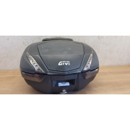 Top case GIVI V47 avec support top case Piaggio Mp3 300 500