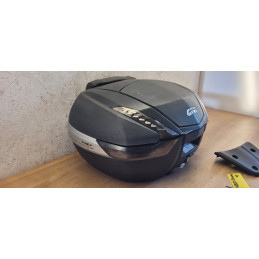 Top case GIVI V47 avec support top case Piaggio Mp3 300 500