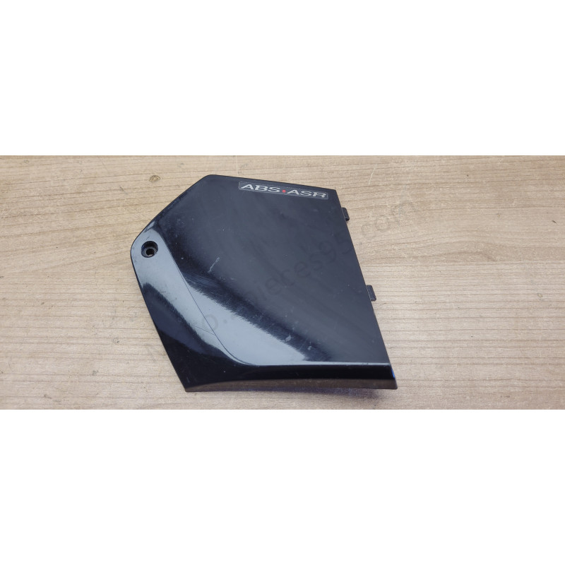 Plastique Gauche accès fusible Piaggio MP3