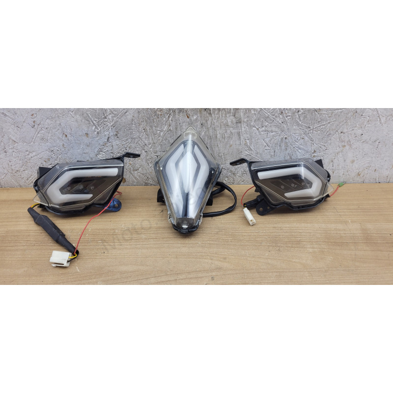 Ensemble feu + clignotants arrière a led tmax 530