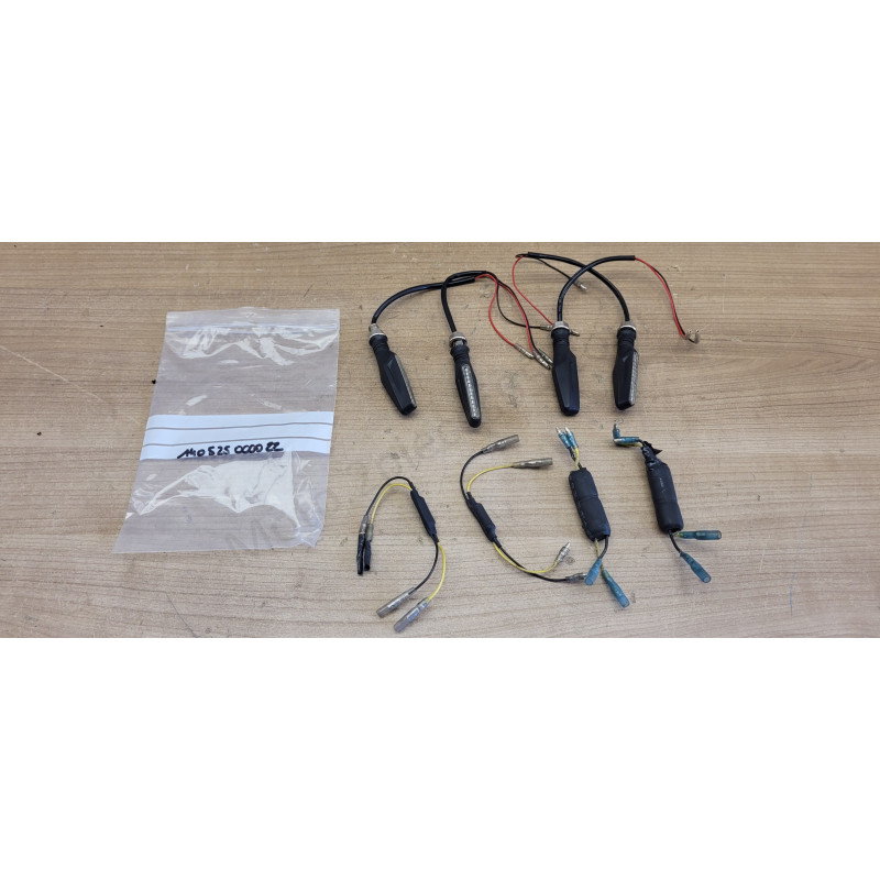 Pack 4 clignotant led avec resistance fournie