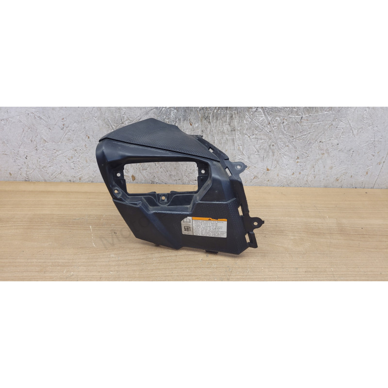 Plastique tablier gauche Yamaha Tmax 530