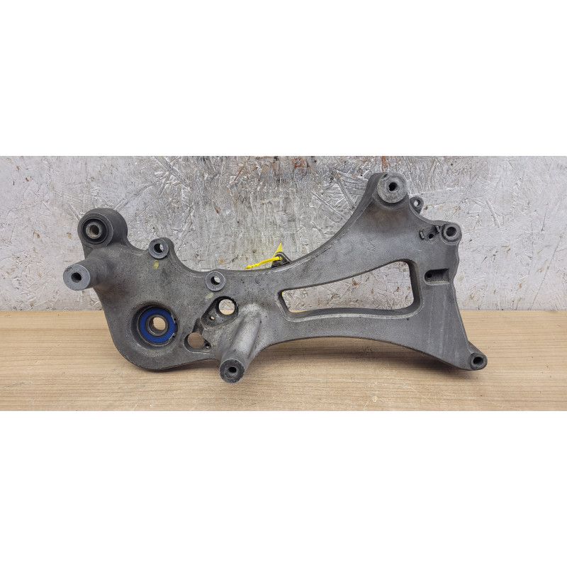 Support echappement Piaggio Beverly 350