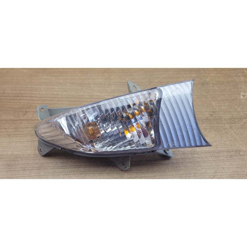 Clignotant avant droit Suzuki Burgman 125 IE