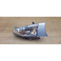 Clignotant avant droit...