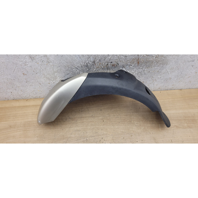 Garde boue gauche Piaggio MP3 HPE 300 310 400 530