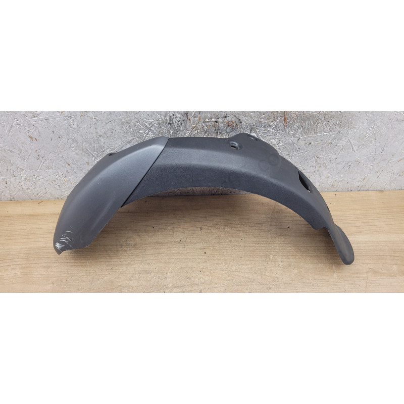 Garde boue gauche Piaggio MP3 HPE 300 310 400 530