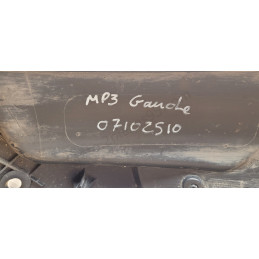 Garde boue gauche Piaggio MP3 HPE 300 310 400 530