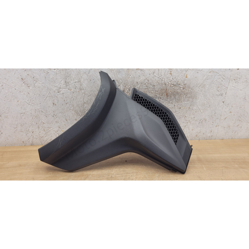 Passage de roue avant gauche Piaggio Mp3 400 530