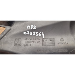 Passage de roue avant droit Piaggio Mp3 400 530