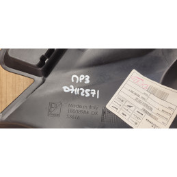 Passage de roue avant droit Piaggio Mp3 400 530