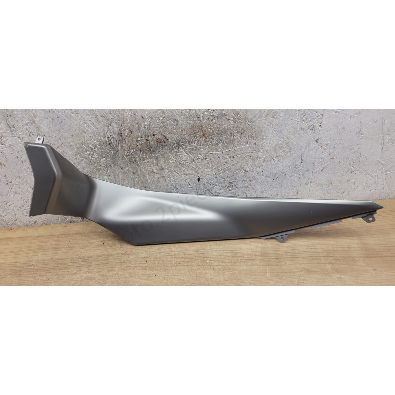 Habillage marche pied gauche Piaggio Mp3 400 530
