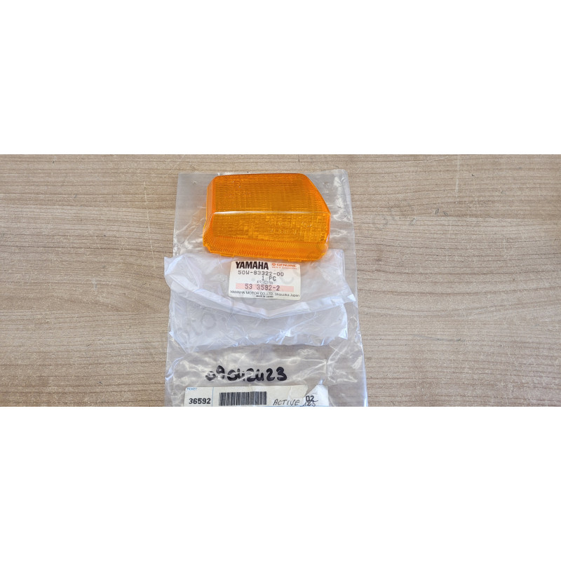 Cabochon clignotant avant droit Yamaha Cygnus 125  De 1990 et de 1992 à 1993