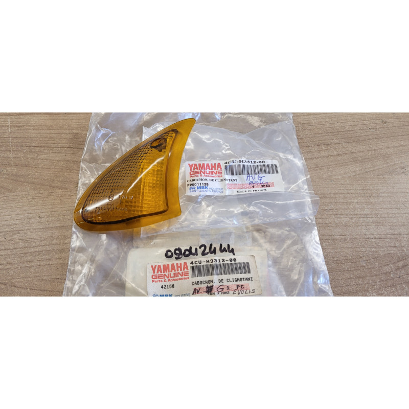 Cabochon avant gauche MBK Evolis Yamaha Zest 50