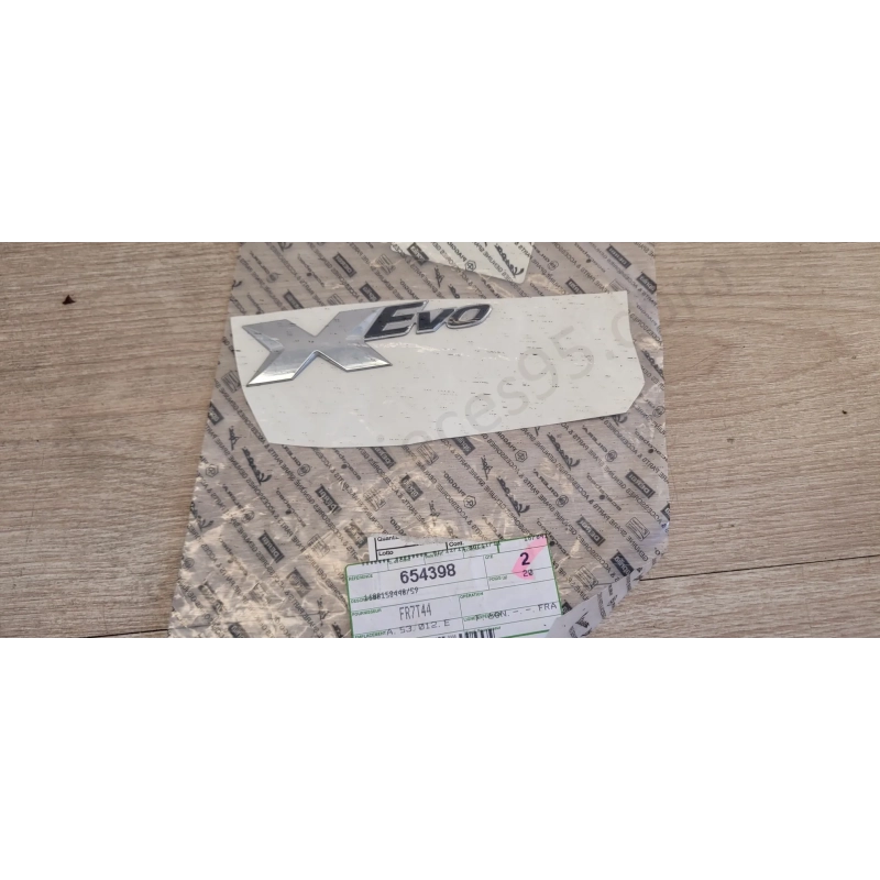 Lettrage Piaggio XEvo 125 250 400 argent et noir